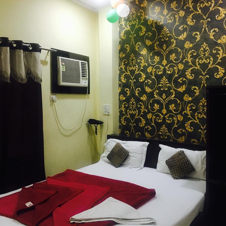 Hotel Divine 2*