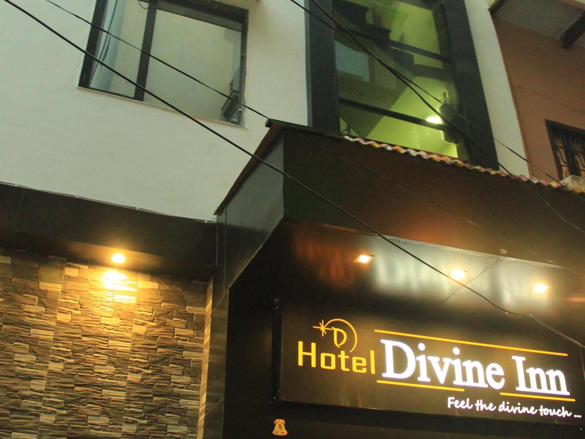 Hotel Divine 2*