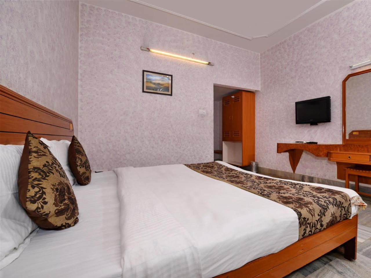 Hotel Hotel Padmini International- Sigra Varanasi