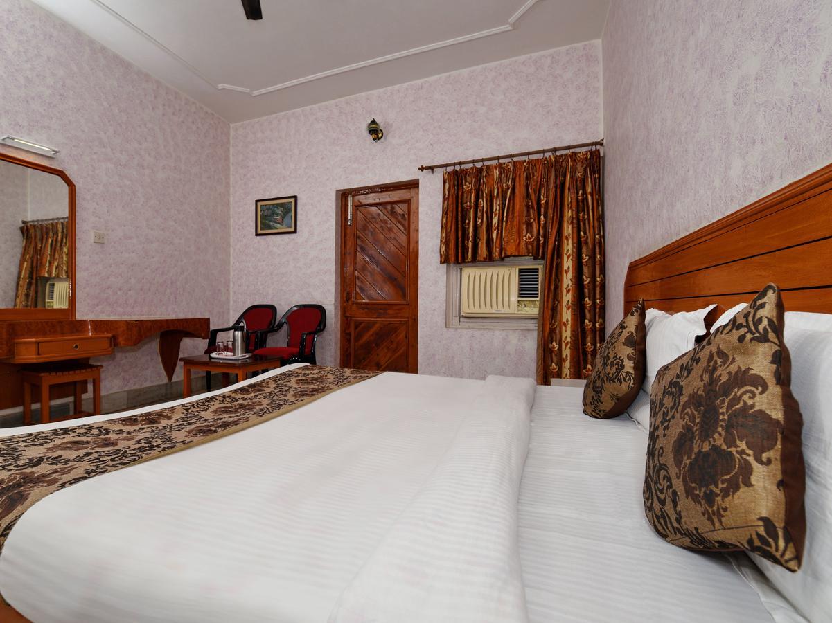 Hotel Padmini International- Sigra Hotel Varanasi