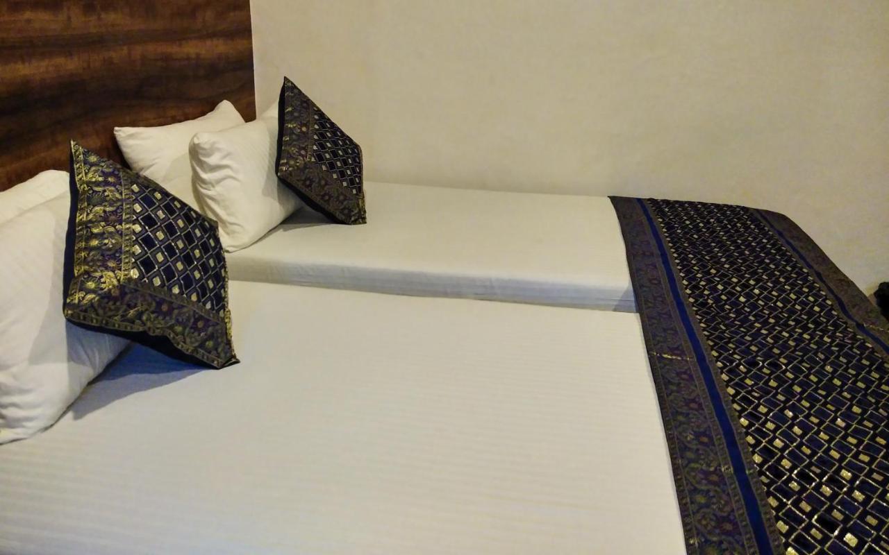 Hotel Elena Varanasi