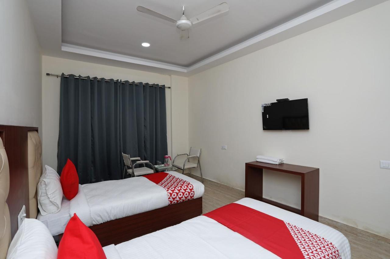 Oyo 19122 Mastana Palace Hotel
