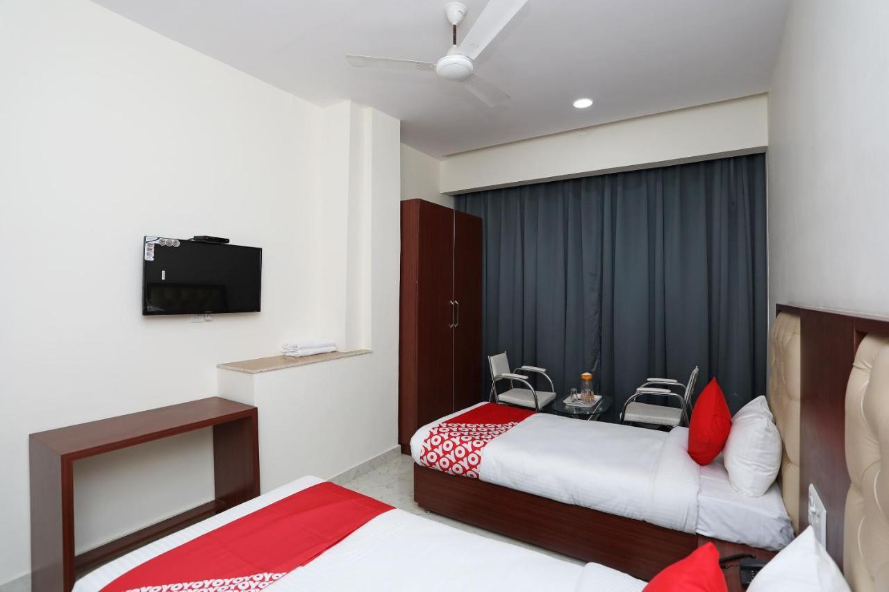 Oyo 19122 Mastana Palace 3*