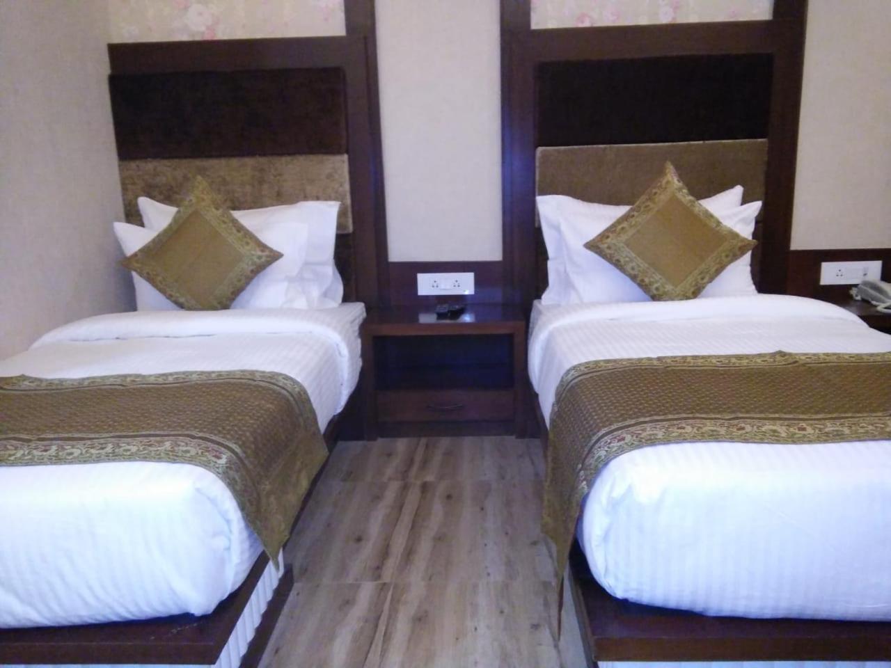 Square Hotel,varanasi Hotel Varanasi