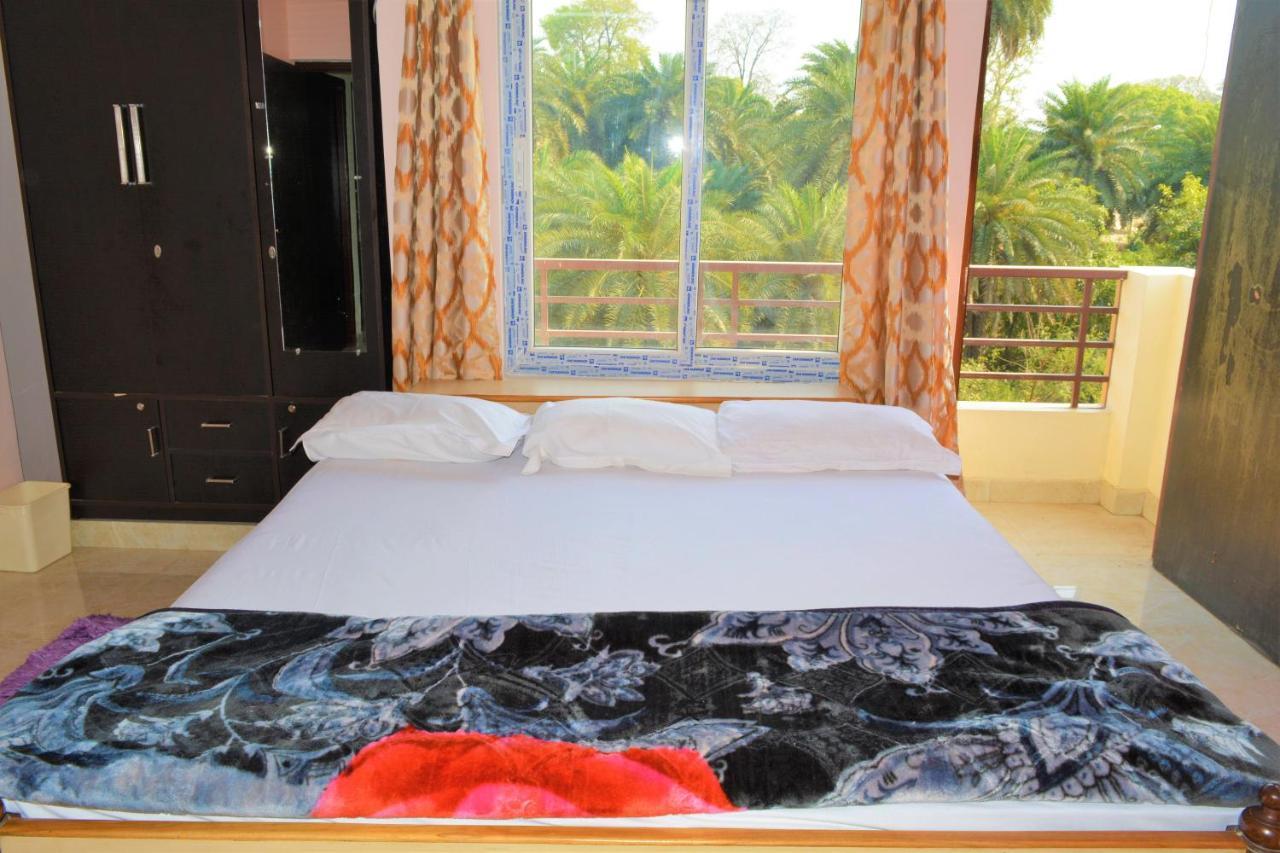 Pretty Garden View 3bhk Furnished Flat Near Kashi Vishwanath Temple Apartment Varanasi