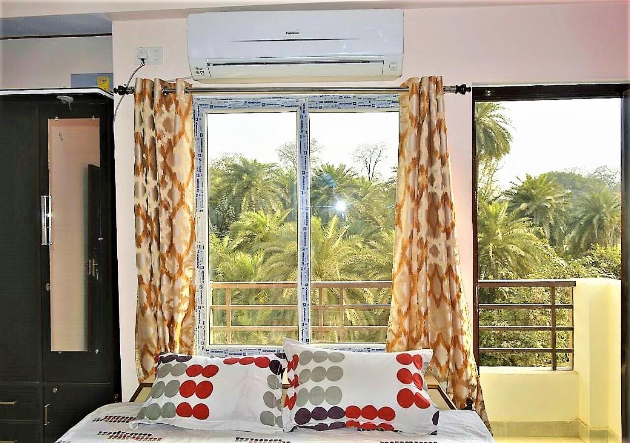 Apartment Pretty Garden View 3bhk Furnished Flat Near Kashi Vishwanath Temple