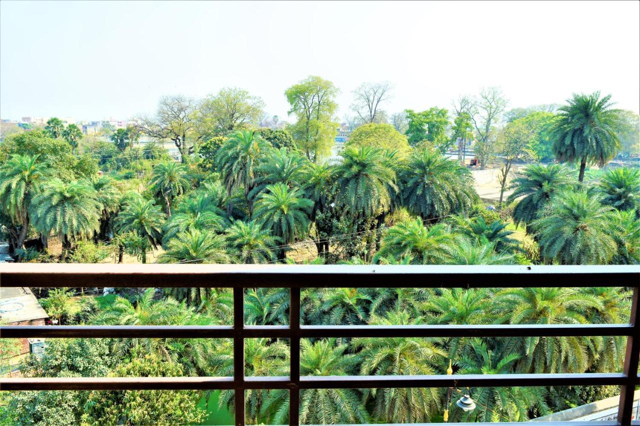 Apartment Pretty Garden View 3bhk Furnished Flat Near Kashi Vishwanath Temple Varanasi