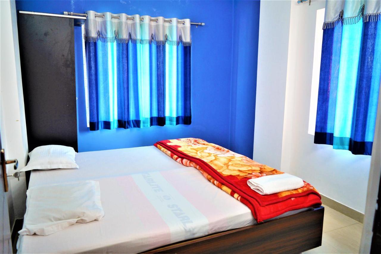 Pretty Garden View 3bhk Furnished Flat Near Kashi Vishwanath Temple * Varanasi