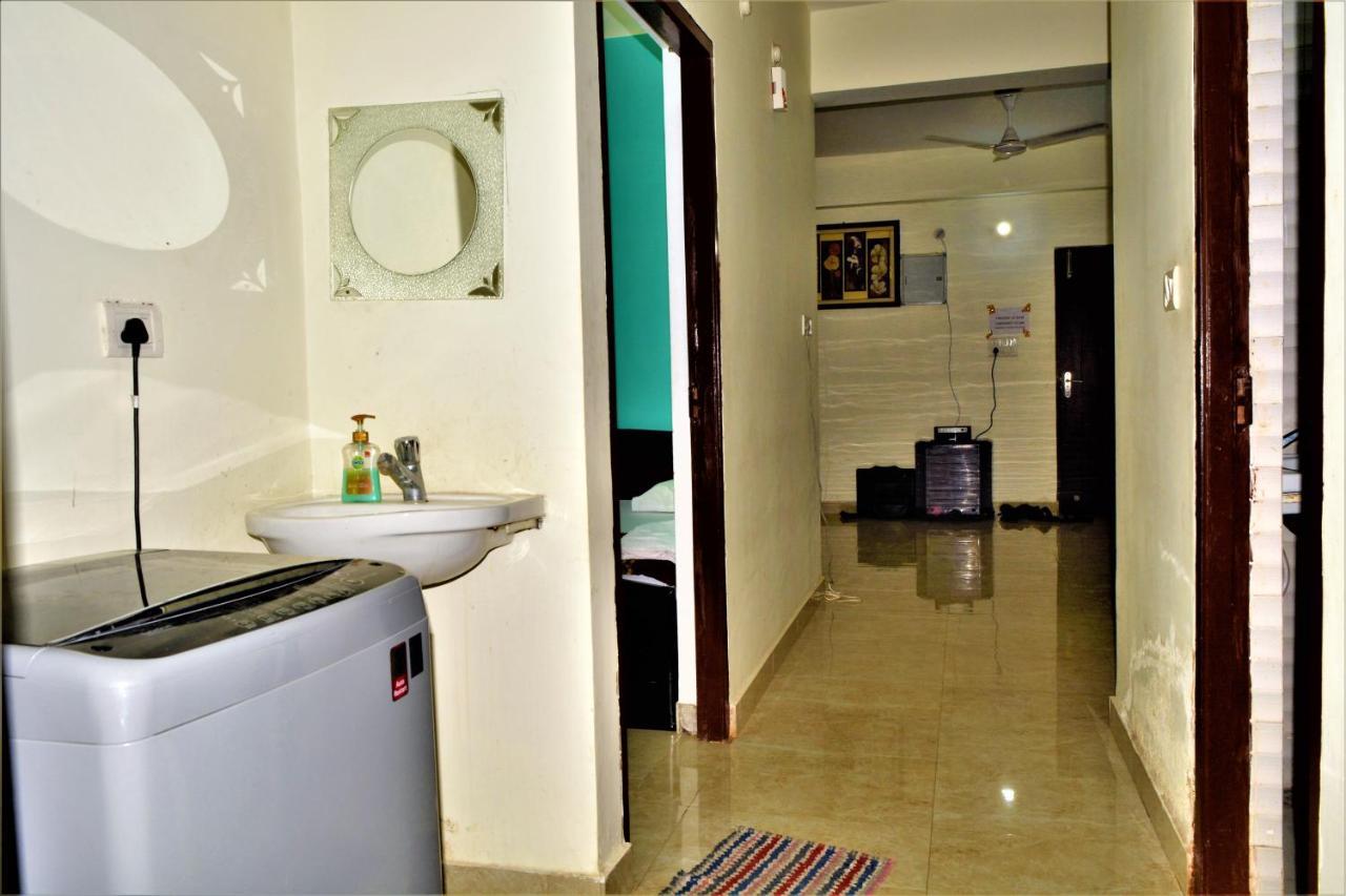 Apartment Pretty Garden View 3bhk Furnished Flat Near Kashi Vishwanath Temple *