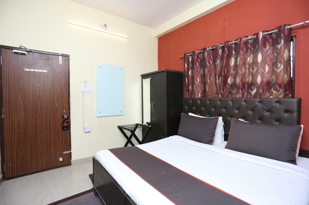 Aparajita Hotel *