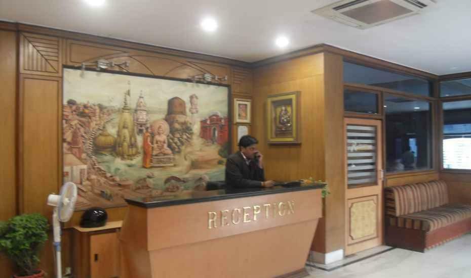 Hotel Surabhi International 3*
