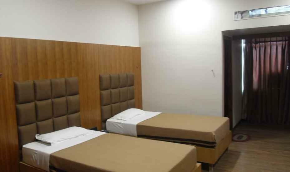 Surabhi International Hotel Varanasi