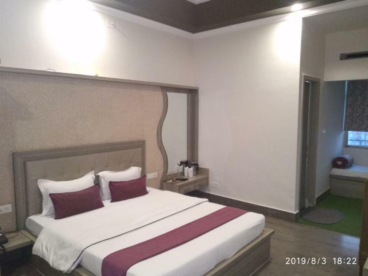 Hotel Surabhi International Varanasi