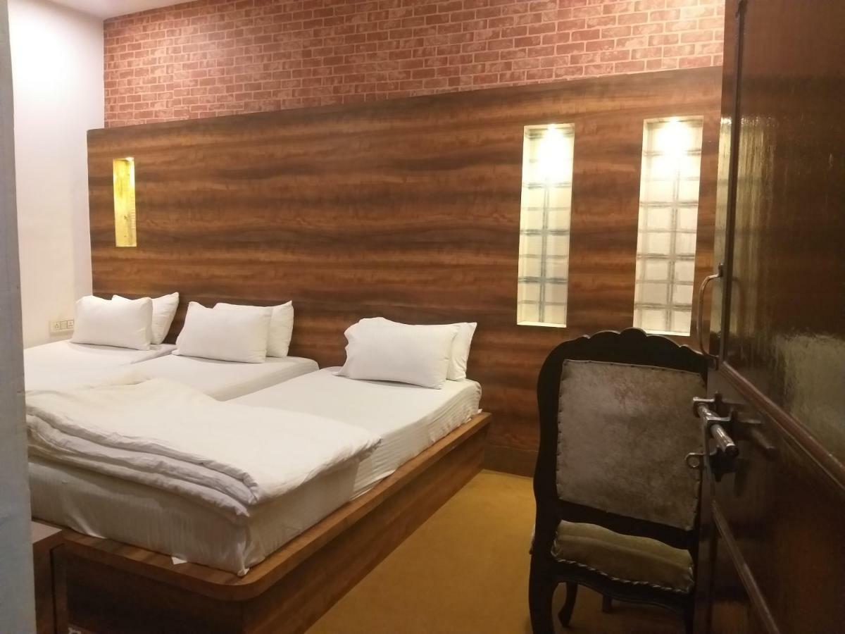 Hotel Elena Varanasi