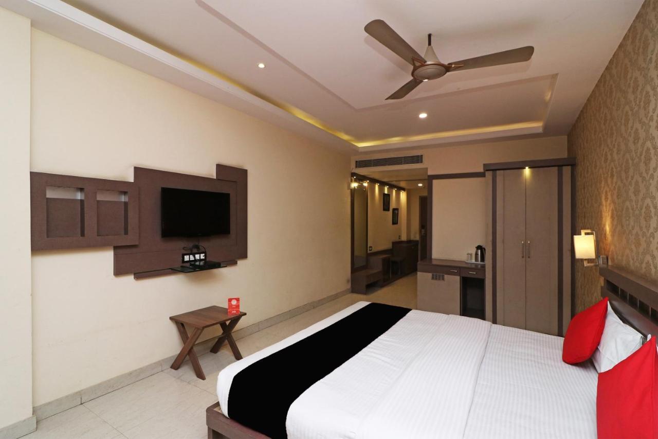 Hotel Puja Residency 3*