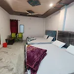 Hotel Rama Inn