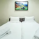 Pretty Garden View Apartment 3Bhk Furnished Flat Near Kashi Vishwanath Temple