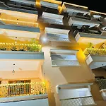 Zoomstay - 3Bhk Apartments