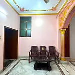 Trilok P Guest House - Dashashwamedh Ghat Near Kashi Vishwanath Temple