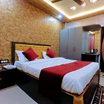 Hotel R K Villa- 500 Mtr From Kashi Vishvanath Temple