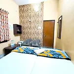 M R Teerth Guest House Varanasi - Shri Kashi Vishwanath Temple - Perfect Location With Comfortable Room