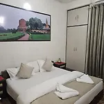 Ganga Ghat 2 Bhk Homestay With Kitchen Parking And Lift