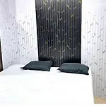 Heritage Heaven Home Stay 1 Black