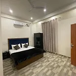 Tridev Inn Near Railway Station & 2Km From Kashi Vishwanath Temple