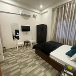 Tridev Inn Near Railway Station & 2Km From Kashi Vishwanath Temple