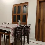 Kashivas - Spacious 2Bhk Near Assi Ghat