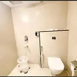 Hotel Luxuary Sark Residency Near Kashi Vishwanath Temple - Air Conditioned Hotel At Prime Location -Best Hotel