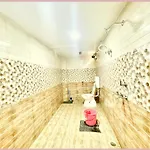 Vns Hotel Dev V - Villa Near Kashi Vishwanath Temple - Fully Air Conditioned Room - Best Hotel In Varanasi
