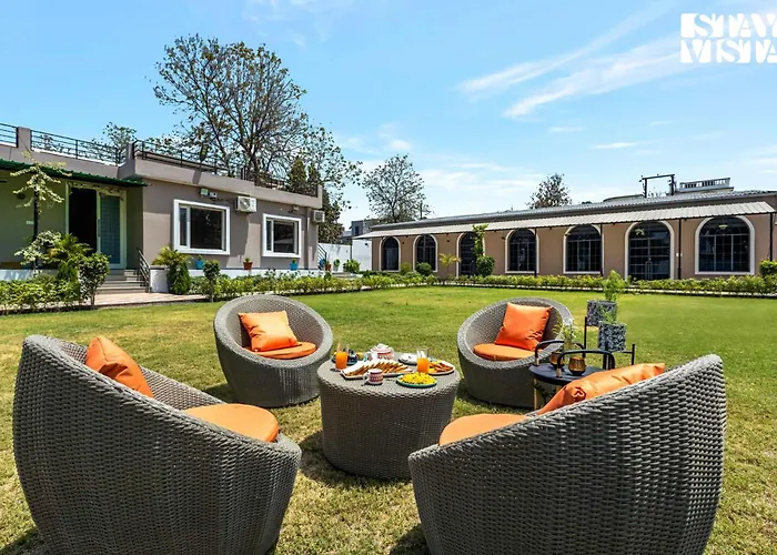 Arcadian Manor With Indoor Pool Indoor-Outdoor Games At Varanasi By Stayvista