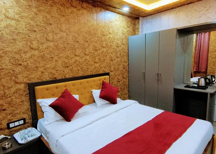 Hotel R K Villa- 500 Mtr From Kashi Vishvanath Temple