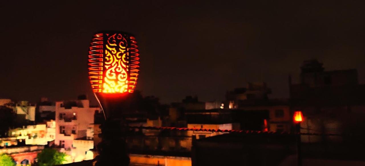 Hotel The White Canyon Varanasi