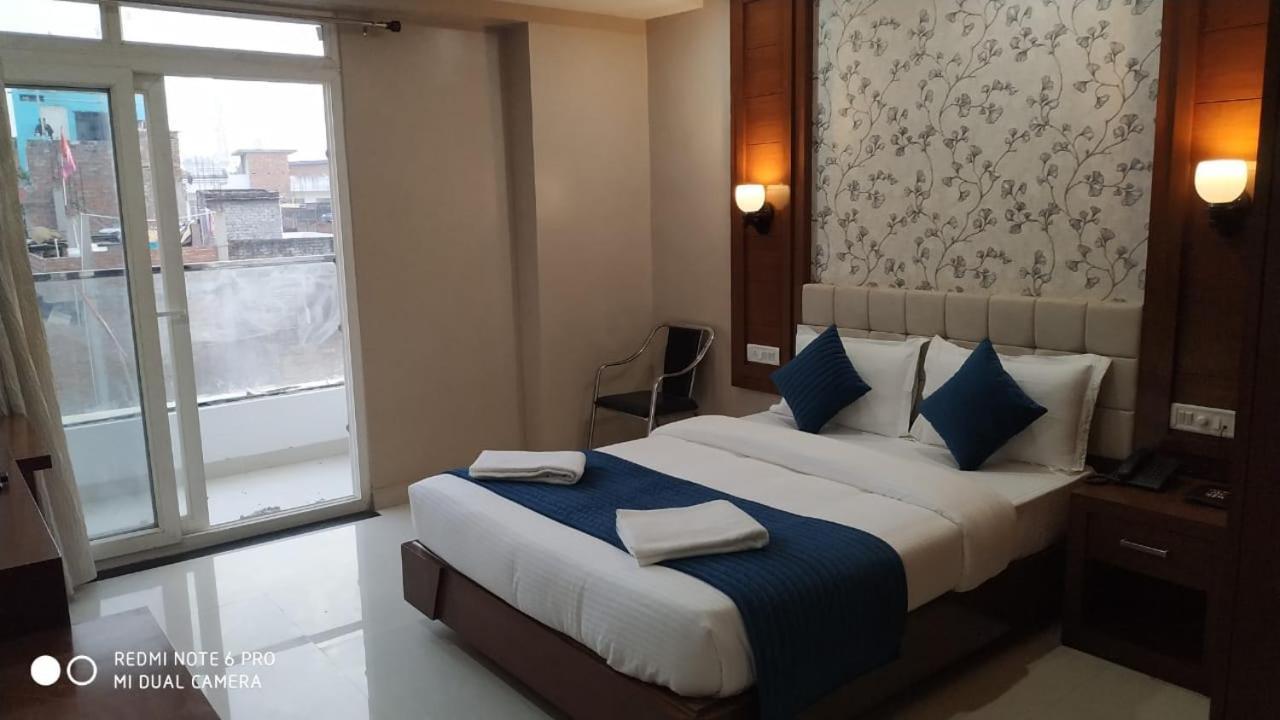 Sjr Hotel Varanasi
