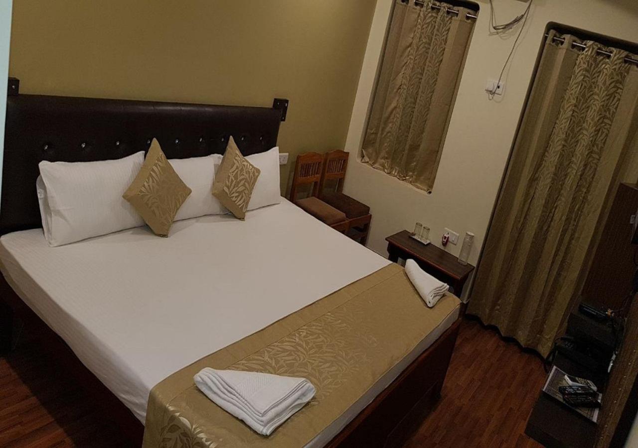 Gokul Grand Hotel 2*