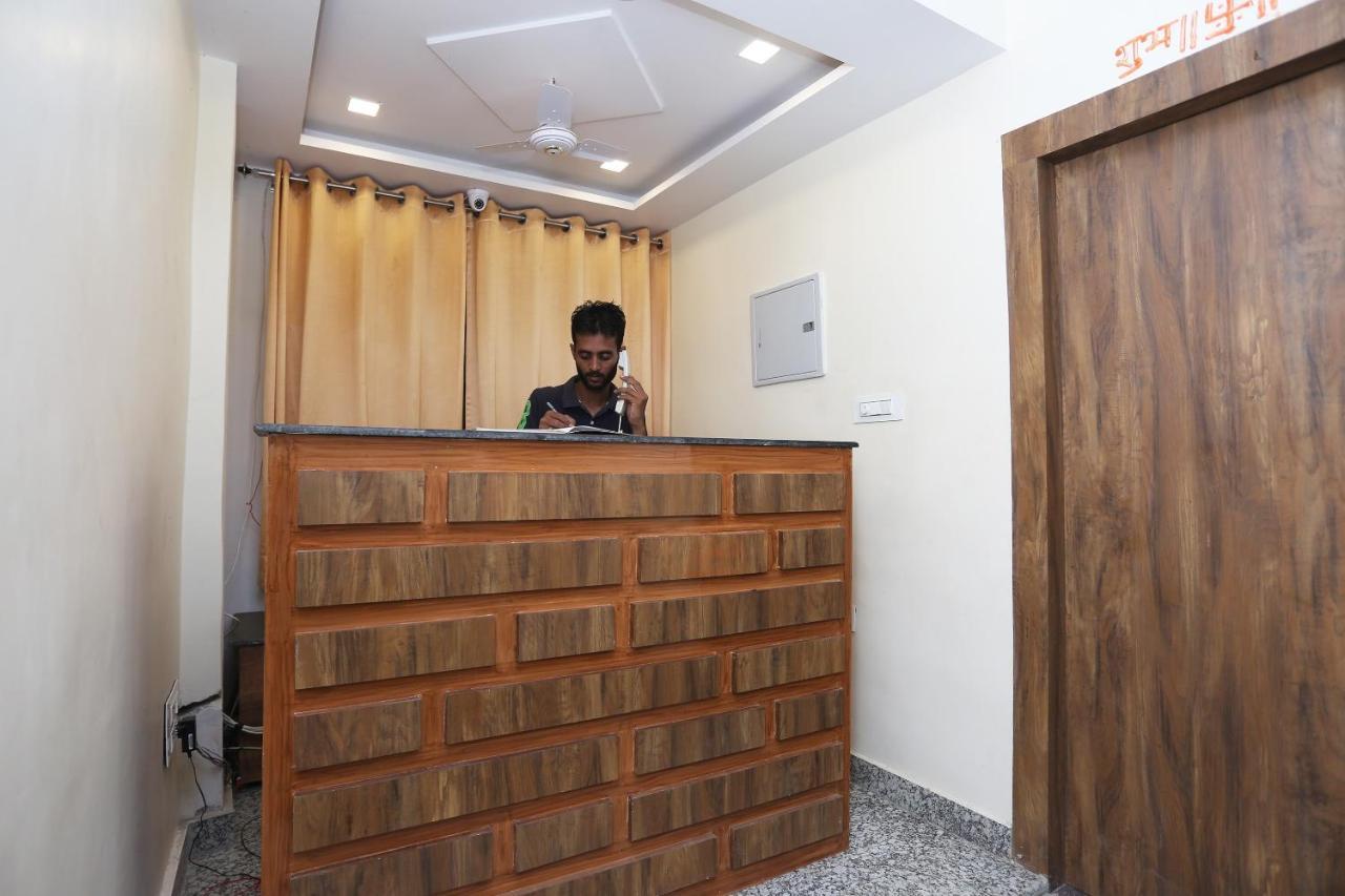 Hotel Oyo Flagship 22216 Sai Palace 3*