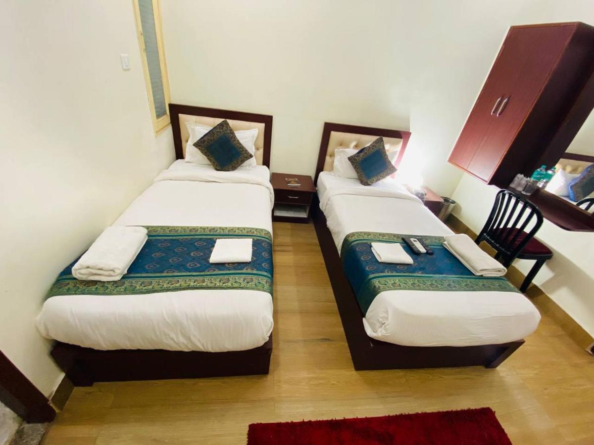 Hotel The Century Plaza Varanasi