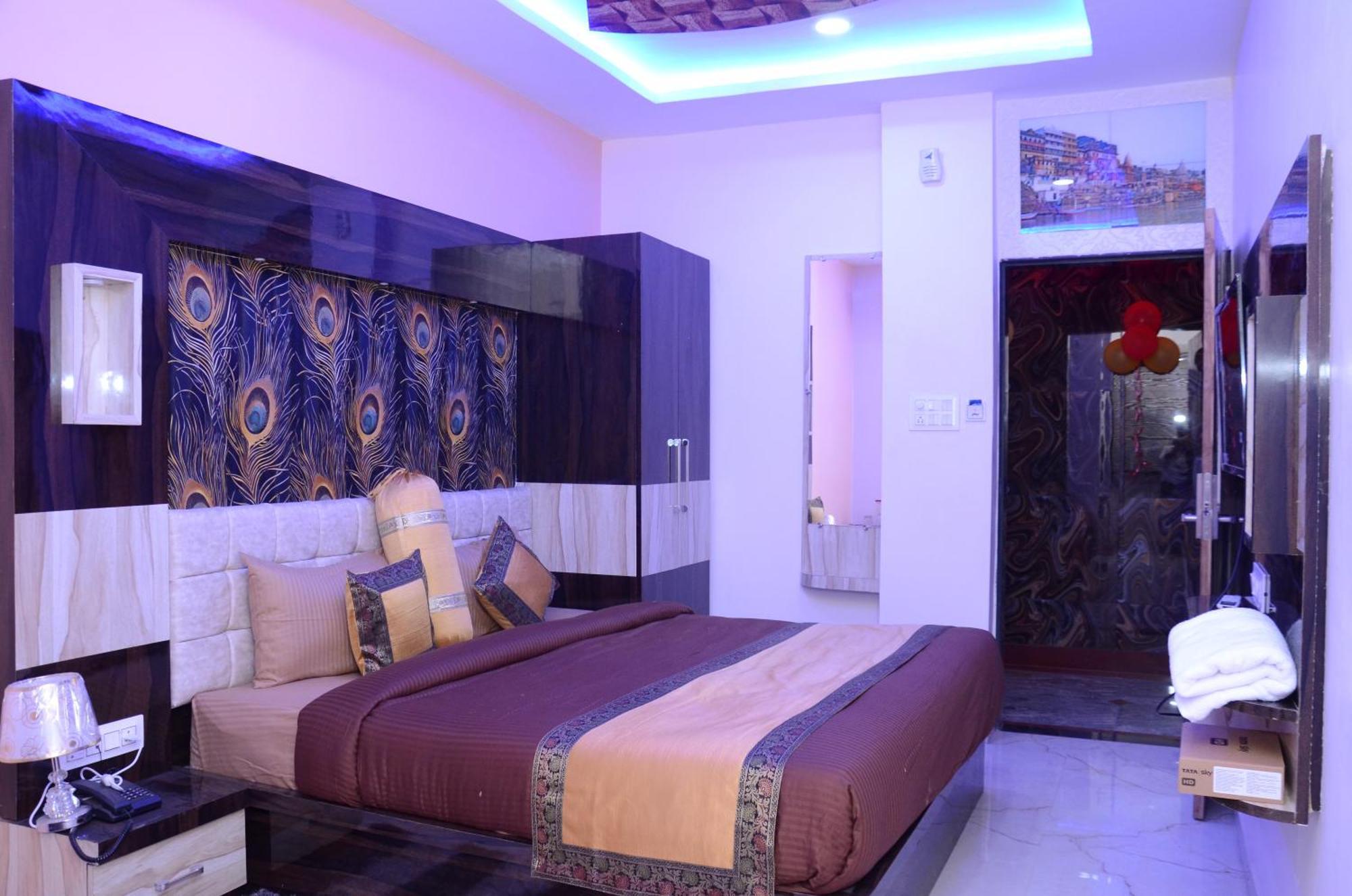 Singh Residency By Wb Varanasi