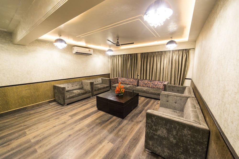 Diamond Hotel 3*
