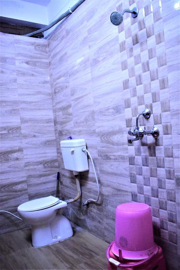 Ds Residency Varanasi-prime Location-parking * Varanasi