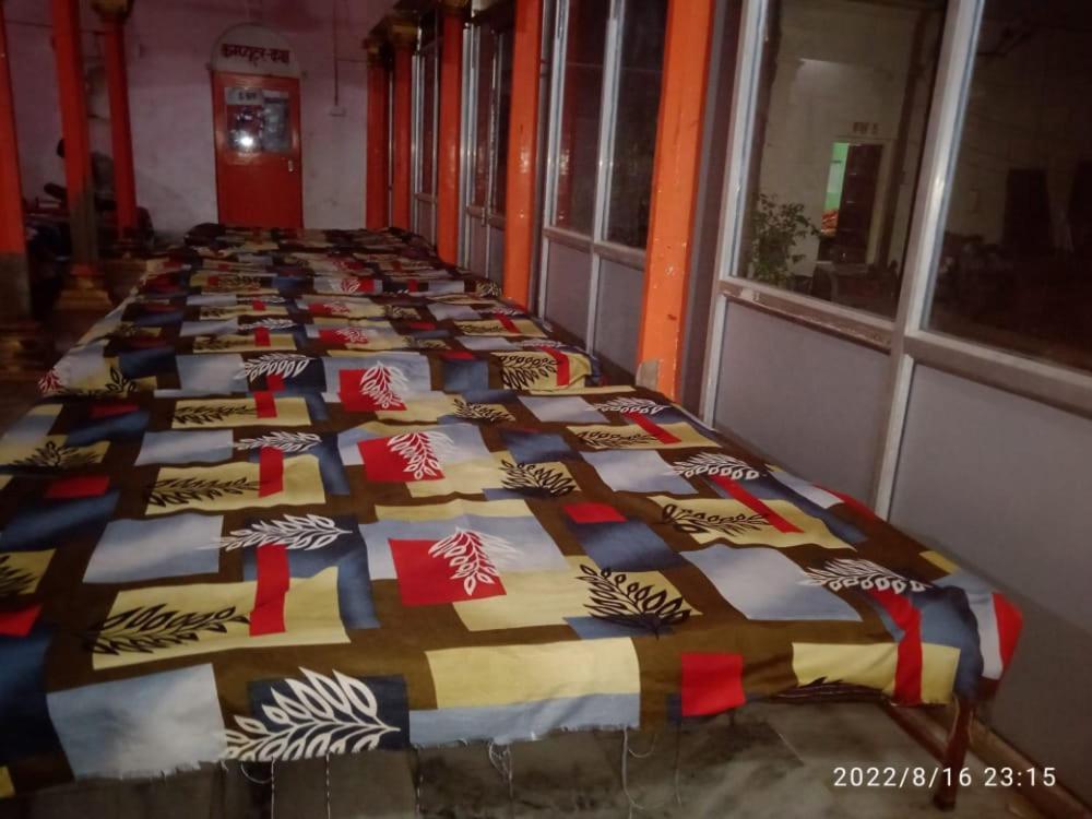 Shri Swami Sheetal Das Akhada B1-88 Assi , Near Pushkar Talab,varanasi, Ashram Dharmshala * Varanasi