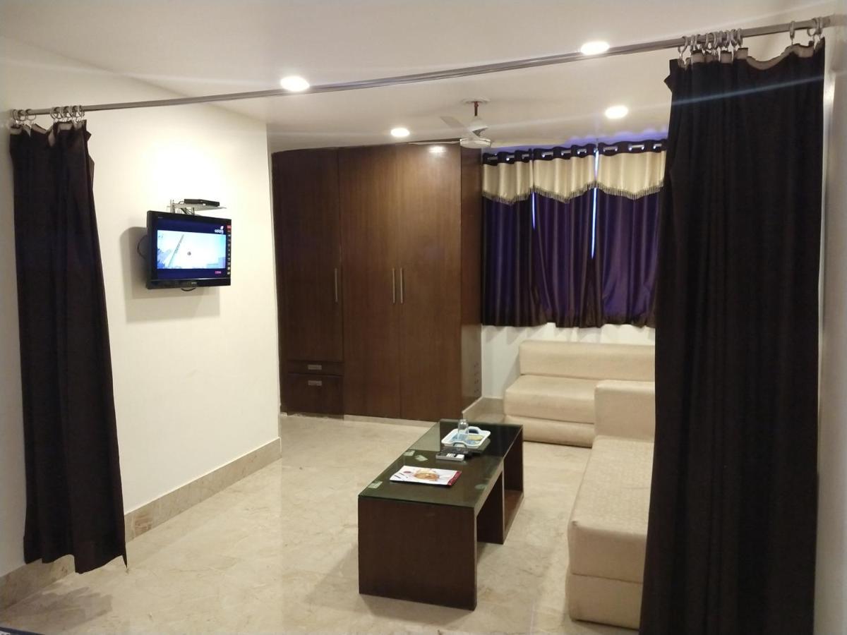 Palace 3* Varanasi