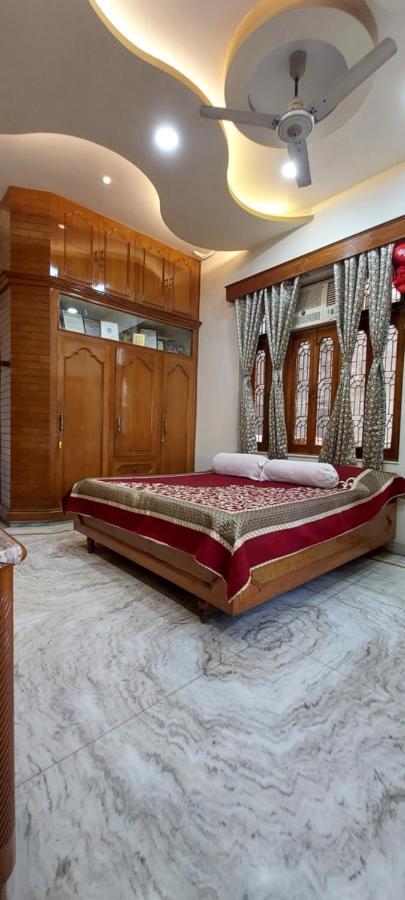 Kapoor Sahab : It's A Away From Home. Homestay *