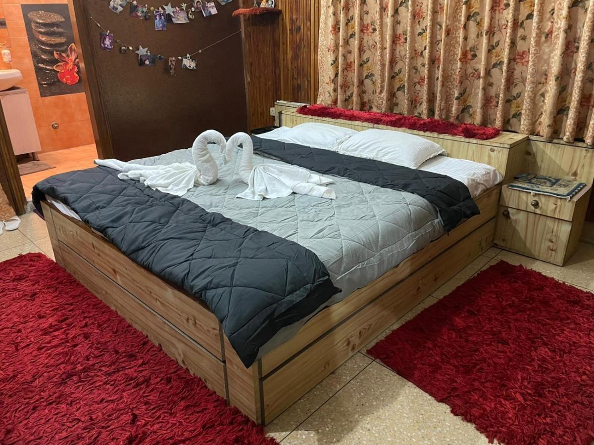 Pretty Garden View 3bhk Furnished Flat Near Kashi Vishwanath Temple