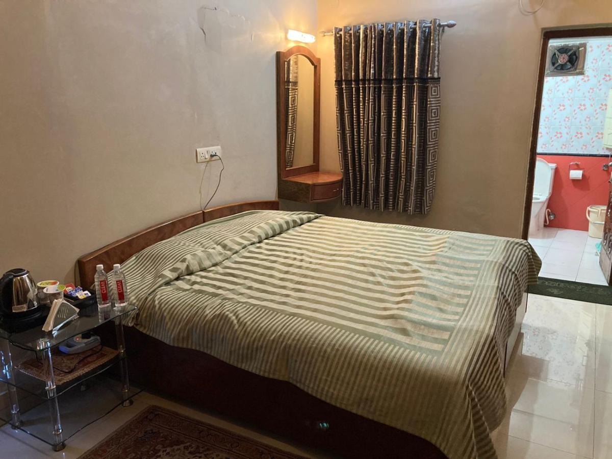 Apartment Pretty Garden View 3bhk Furnished Flat Near Kashi Vishwanath Temple Varanasi