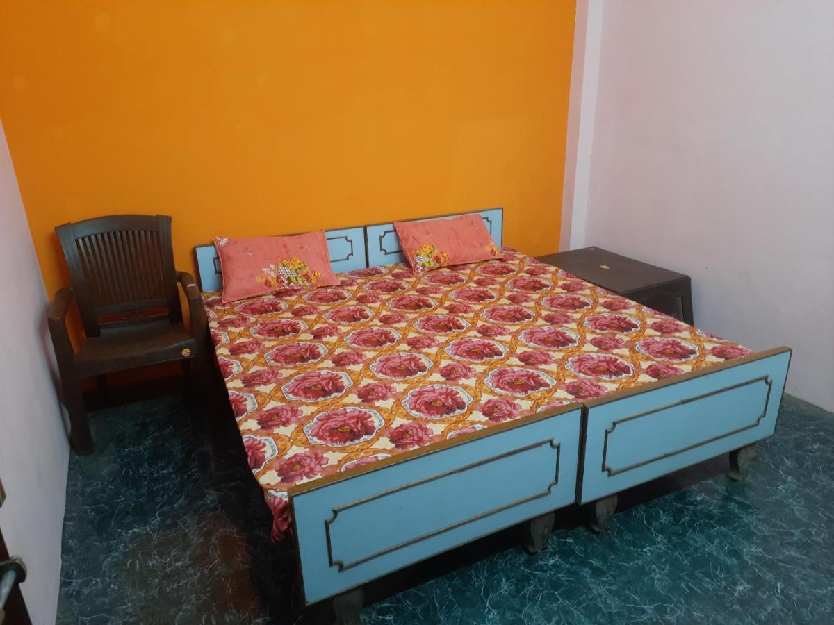 Guest house Babu Vishwanath Singh Paying *