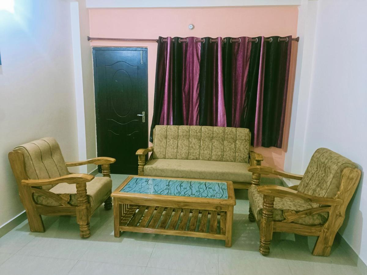 Apartment Pretty Garden View 3bhk Furnished Flat Near Kashi Vishwanath Temple