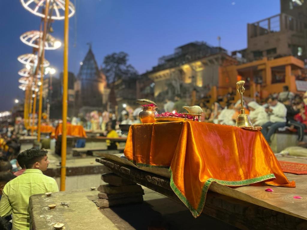 Ora Boats-2 Hour Boat Tour With Ganga Aarti View *